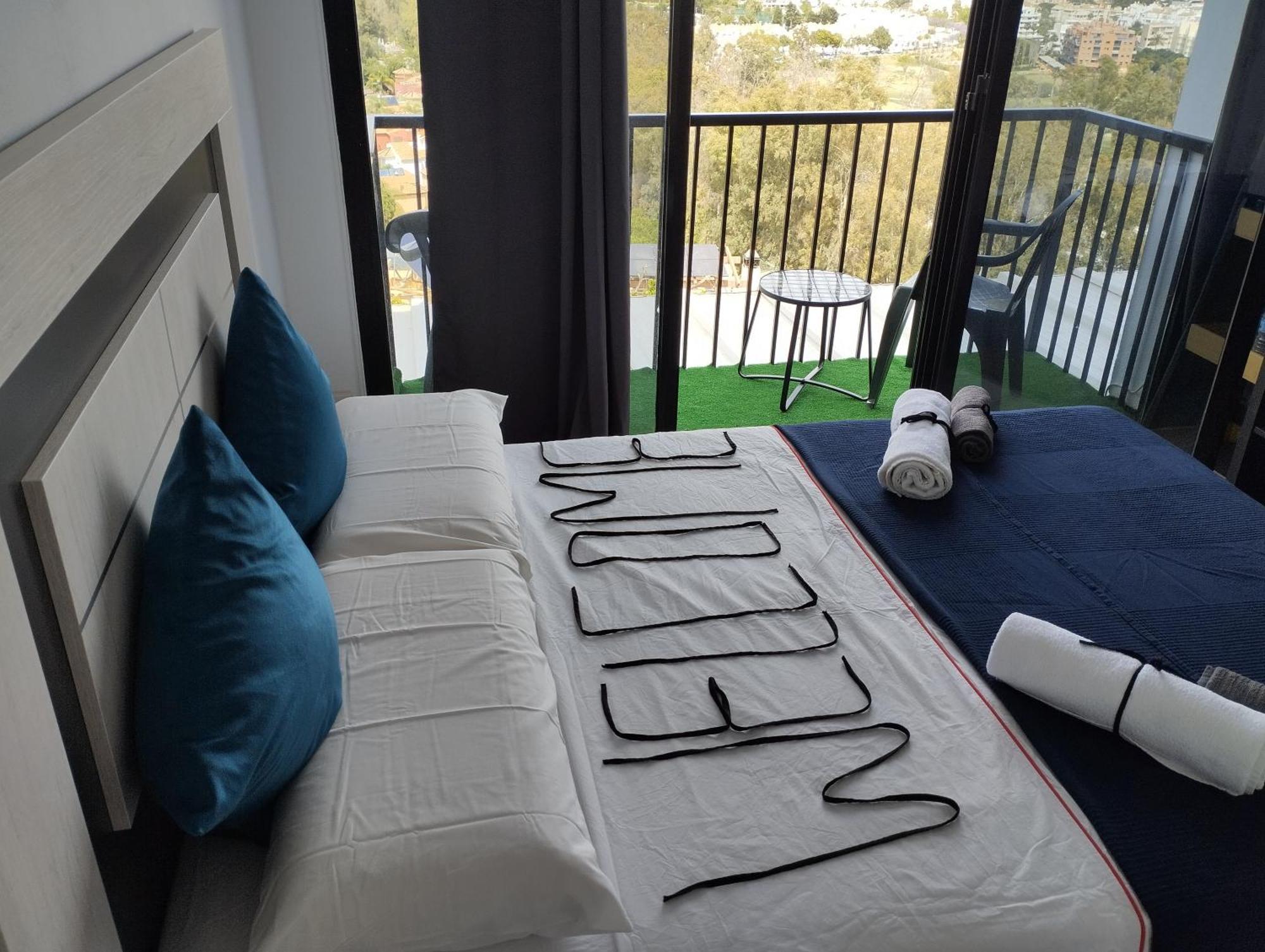 Pinar Suites Habitaciones Торемолинос Екстериор снимка