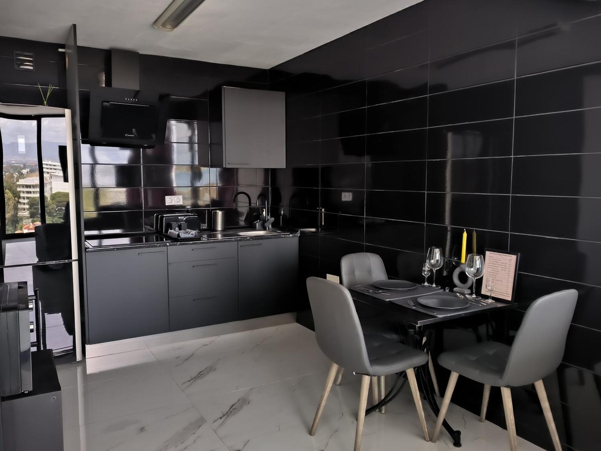 Pinar Suites Habitaciones Торемолинос Екстериор снимка